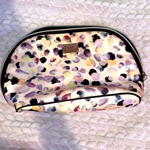 Women’s makeup bag